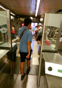 スペイン旅行　バルセロナ　日本旅行　カンプノウ　地下鉄