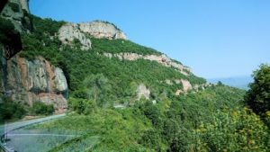 スペイン旅行　ツアー　観光　日本旅行　モンセラット　岩　黒い　聖母像　マリア　土産　ブログ　口コミ