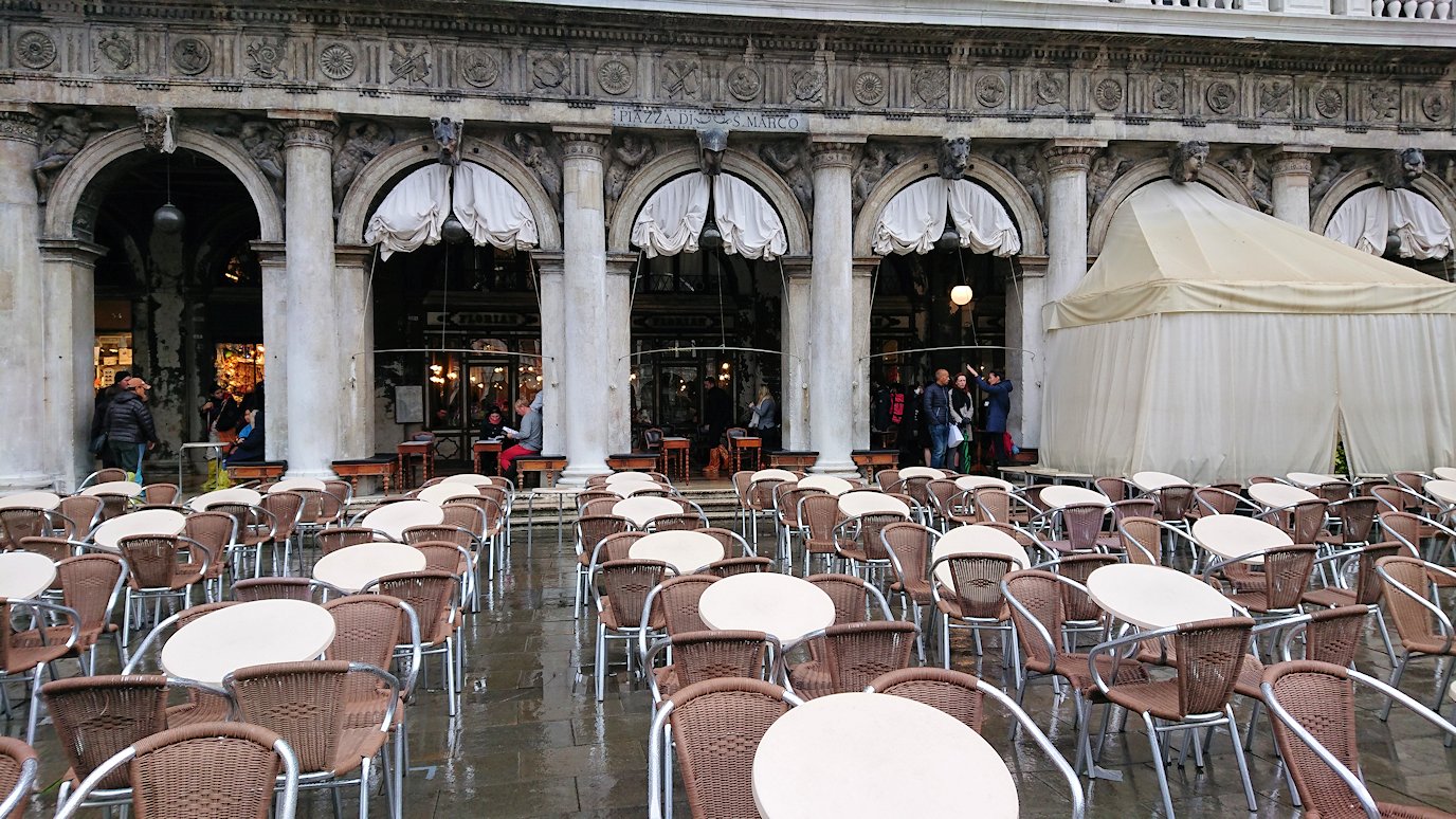 ベネチアの老舗カフェ
