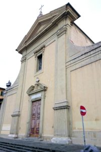 フィレンツェ市内を歩いて途中にある教会