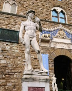 ヴェッキオ宮殿前のダビデ像