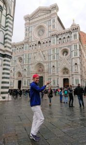 フィレンツェ大聖堂のファザードをバックに記念撮影2