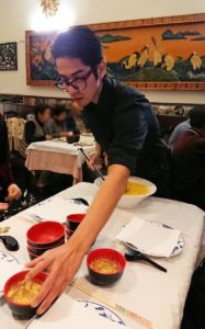 フィレンツェ市内の中華レストランで出てきたスープ2