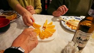フィレンツェ市内の中華レストランのデザートのオレンジ