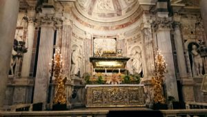 ピサの大聖堂の内部の祭壇2