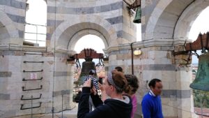ピサの斜塔の鐘