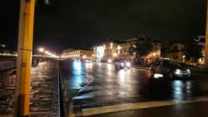 フィレンツェの夜の道路