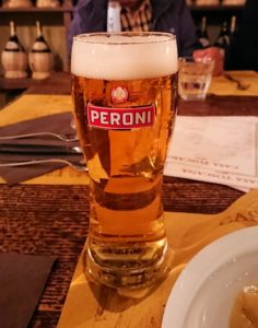 フィレンツェのレストランのビール
