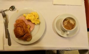 フィレンツェのホテルの朝食バイキングの内容