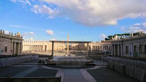 バチカン美術館からサンピエトロ広場が見える2