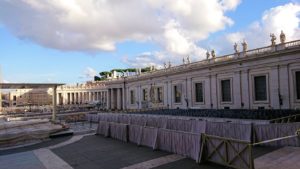 バチカン美術館からサンピエトロ広場が見える3