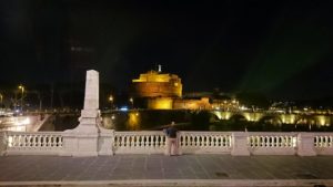 夜のサンタンジェロ城
