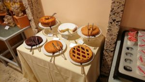 ローマのシェラトンホテルの朝食バイキングにあるケーキ