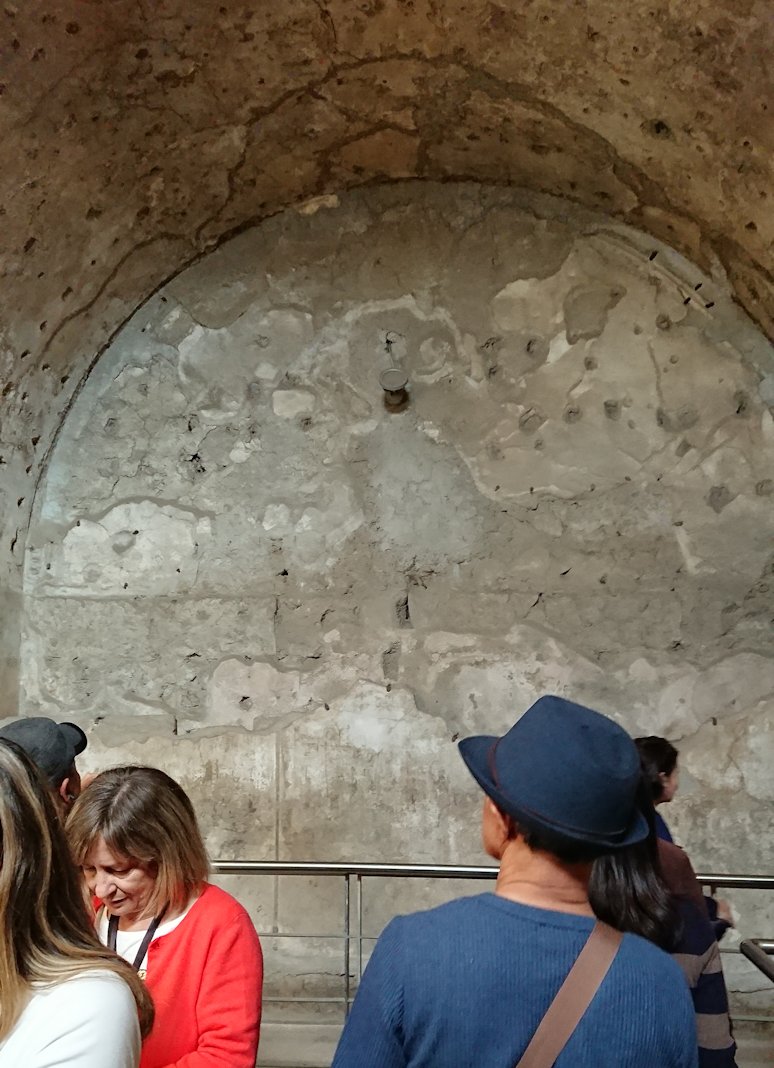 ポンペイ遺跡の大浴場にの壁