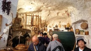 マテーラの洞窟住居の内部を見学4