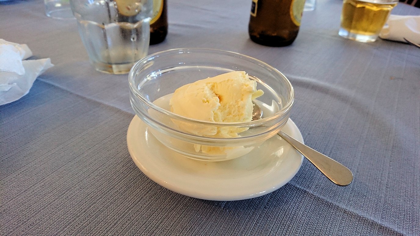 カプリ島のレストラン会場でのデザートのアイス