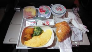 日本に帰るエミレーツ航空のA380機内の機内食