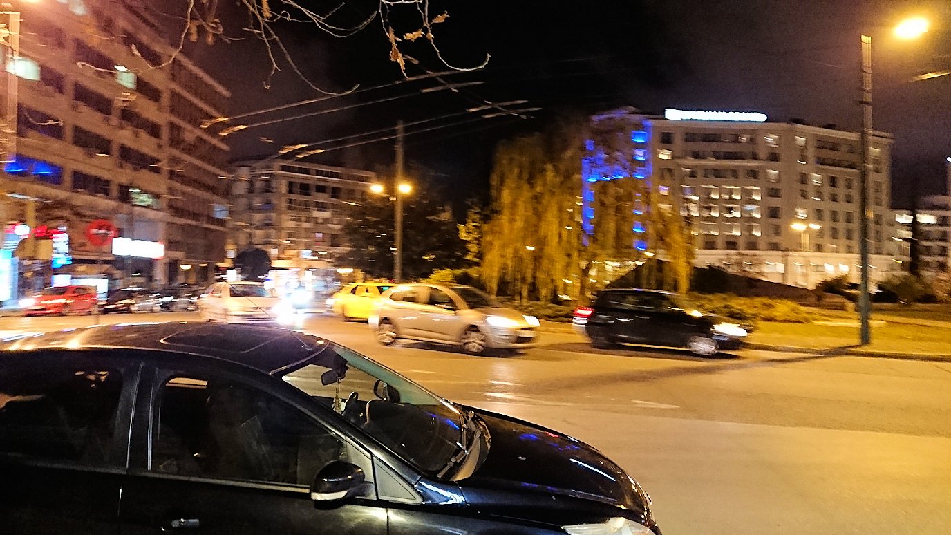 夜のアテネでホテル周辺を歩いてみる