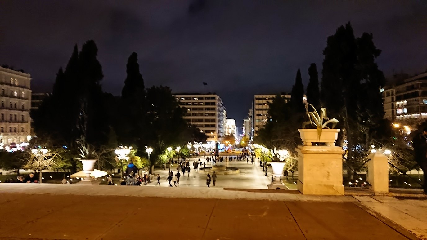 アテネの中心地シンタグマ広場周辺の様子2