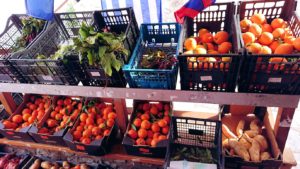 エーゲ海のイドラ島のオシャレな街で売っていた果物