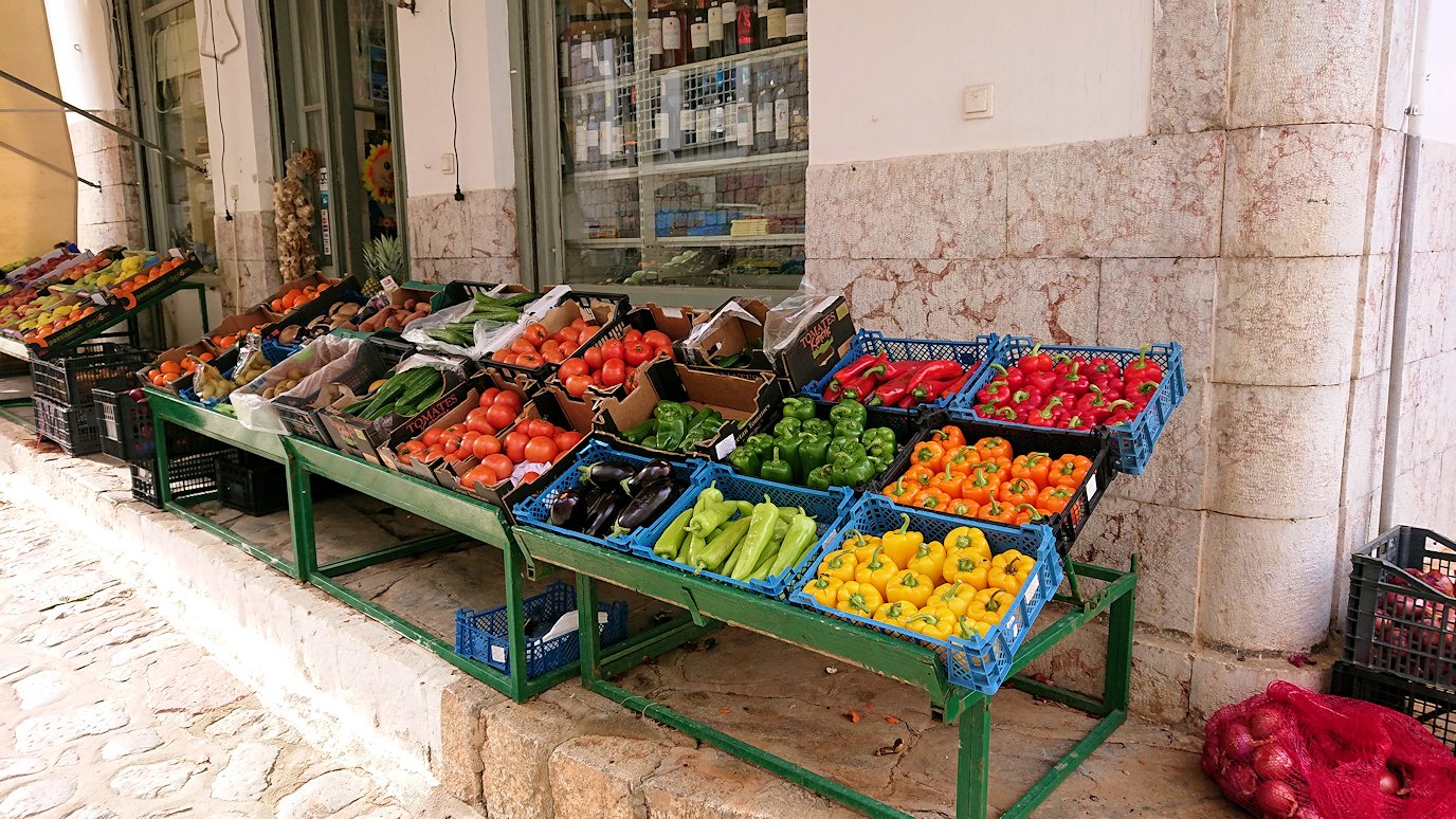エーゲ海のイドラ島のオシャレな街で売っていた果物4