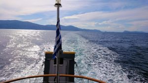 エーゲ海クルーズ船のデッキから見える景色