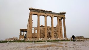 ギリシャのパルテノン神殿辺りで楽しむ3