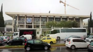 アテネ市内のレストランから空港へ向かうバスの中から見えた光景
