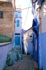 モロッコのシャウエンの街で辺りをブラブラ歩く