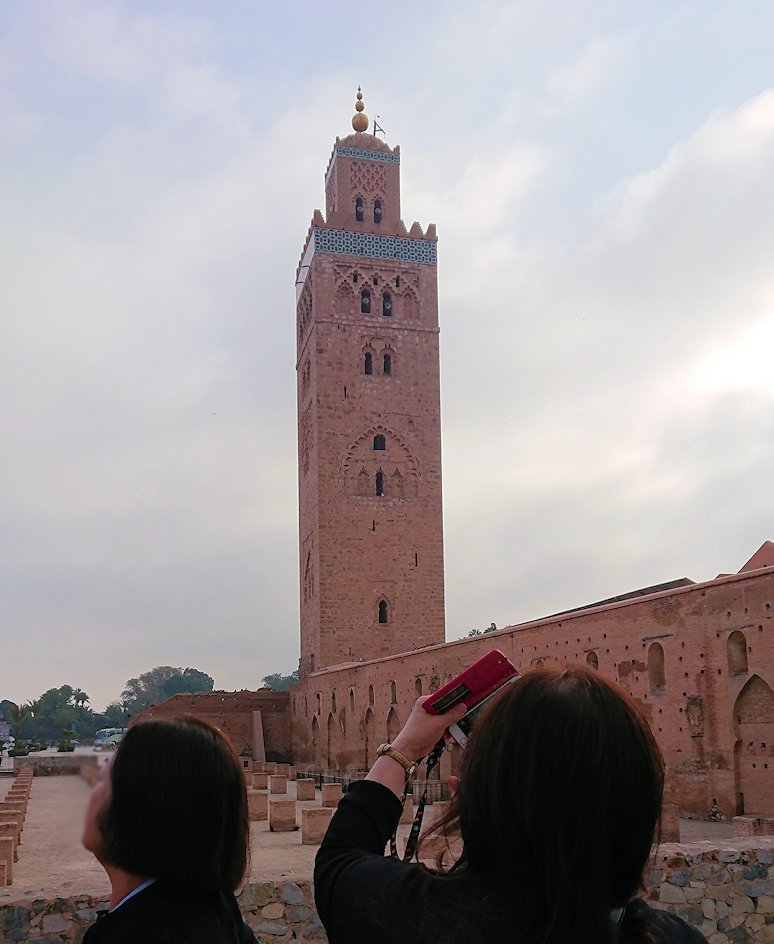 モロッコのマラケシュ市内でクトゥビア・モスク付近の様子2