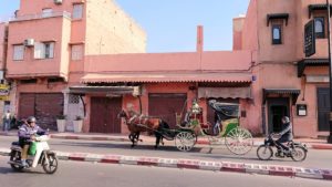 モロッコのマラケシュで旧市街地(メディナ)を歩く5