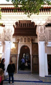 モロッコのマラケシュでバヒア宮殿の中の様子