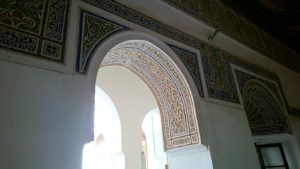 モロッコのマラケシュでバヒア宮殿内を探索する5