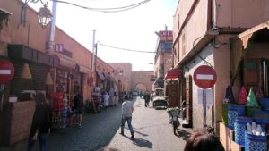 モロッコのマラケシュでバヒア宮殿から次の目的地に移動7