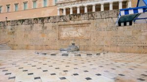 アテネの国会議事堂前の無名戦士の墓2