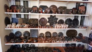 モロッコのエルフードで化石のお土産物屋さんの様子5