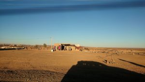 モロッコのエルフードで4WD車に乗り込み砂漠のホテルを目指して移動8
