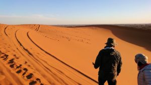 モロッコでサハラ砂漠の朝日鑑賞を終えて戻ります5