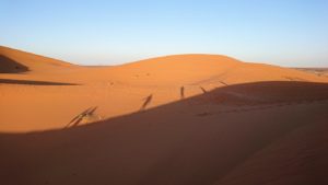 モロッコでサハラ砂漠の朝日鑑賞を終えて戻ります7
