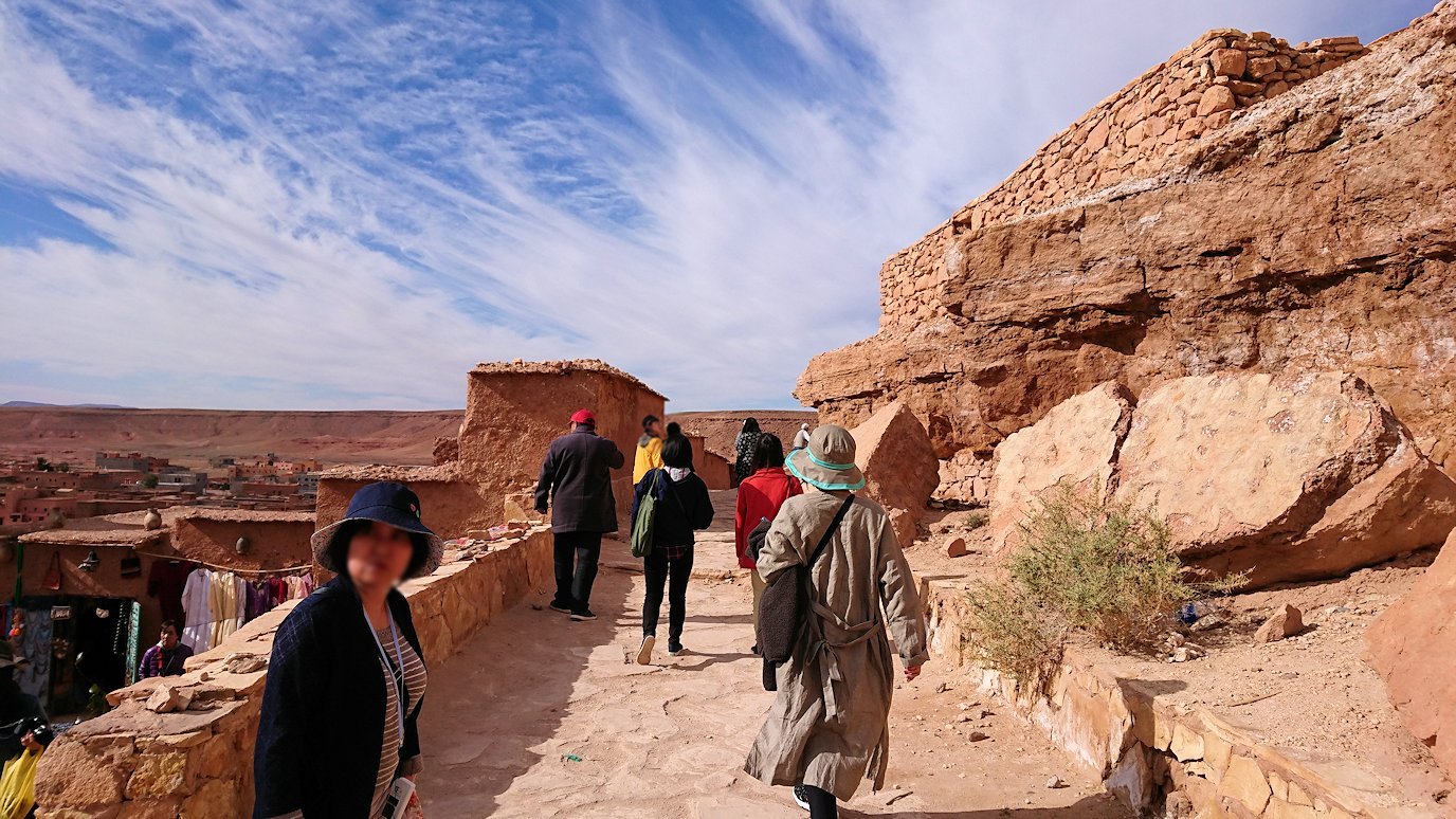モロッコのワルザザートのアイト・ベン・ハッドゥ内を上の方まで登って見えた景色2