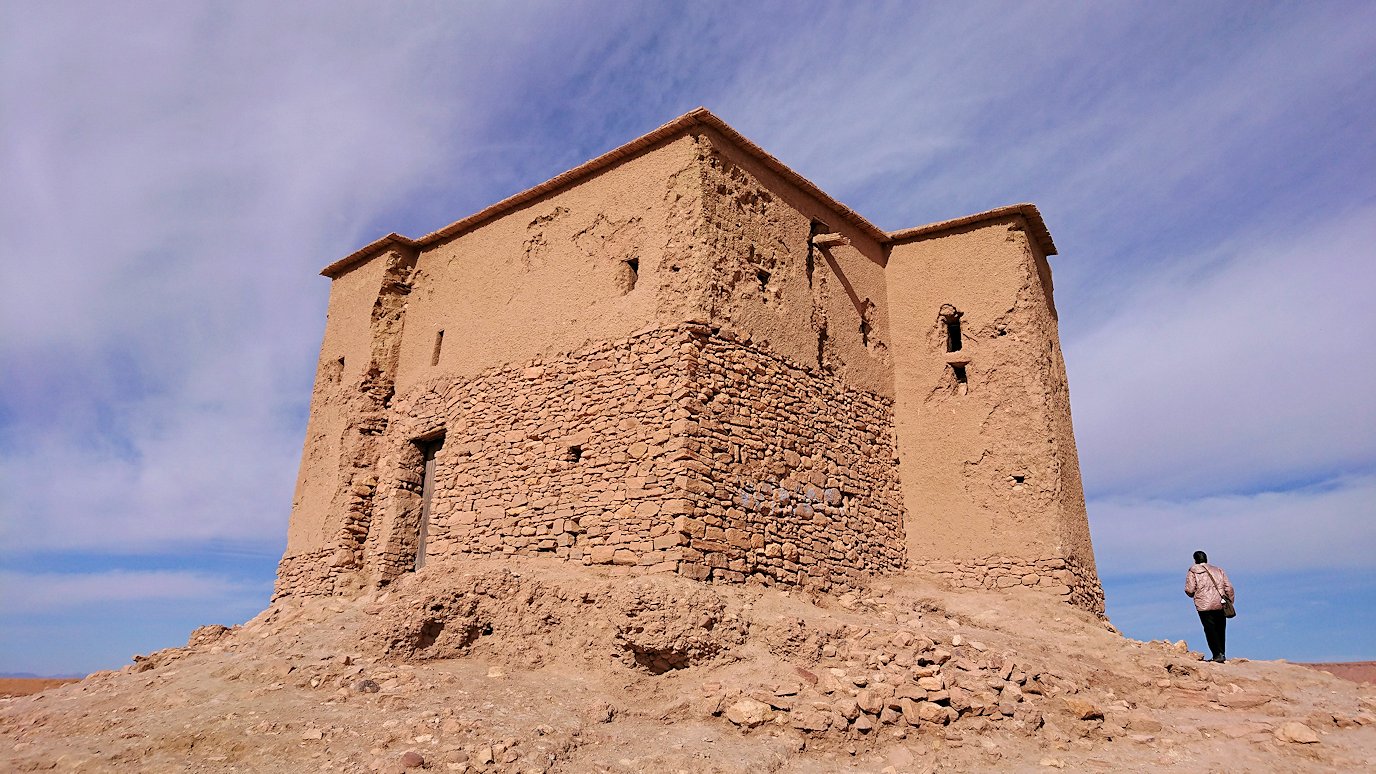 モロッコのワルザザートのアイト・ベン・ハッドゥ内を上の方まで登った頂上付近の様子7