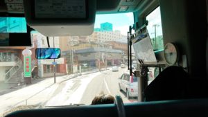 函館空港から市内にあるホテルまでバスで移動7