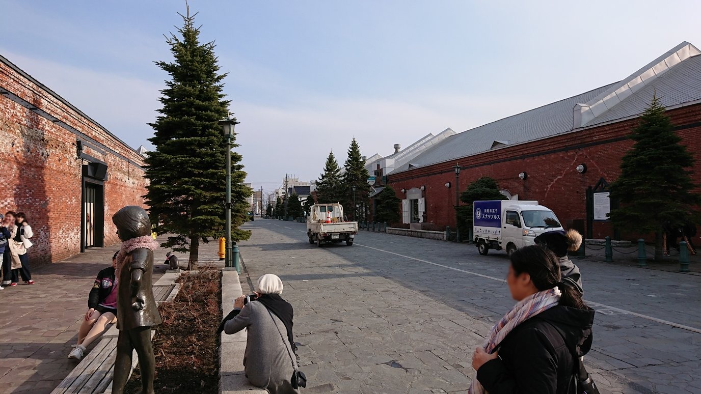 函館空港から市内にある「天然温泉 ホテルパコ函館別亭」に到着しその部屋を確認後、函館市内の赤レンガ倉庫を見て回る3