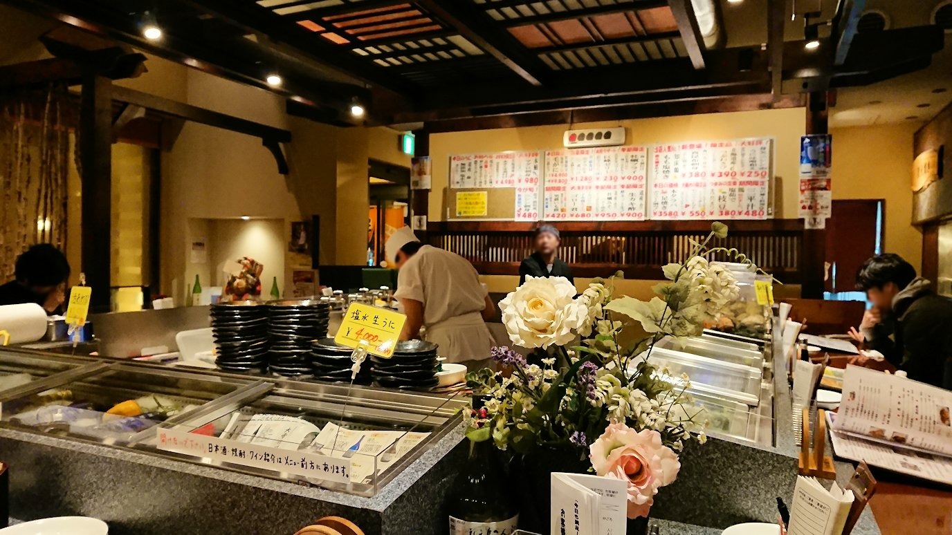 函館市内の金森赤レンガ倉庫辺りで晩御飯を食べる1