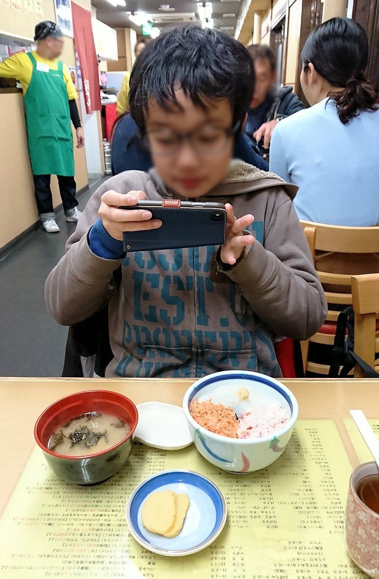 函館最終日、まずは朝市会場で朝食を食べる4