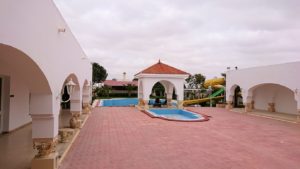 チュニジア・エルジェムにあるHotel club ksar Eljemびレストランに入り昼食を満喫6