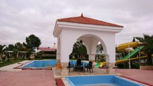 チュニジア・エルジェムにあるHotel club ksar Eljemびレストランに入り昼食を満喫7