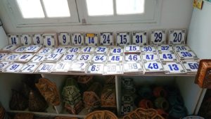 チュニジア：ナブールの街の陶器屋さんの店内の様子3