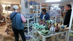 チュニジア：ナブールの街の陶器屋さんの店内の様子7