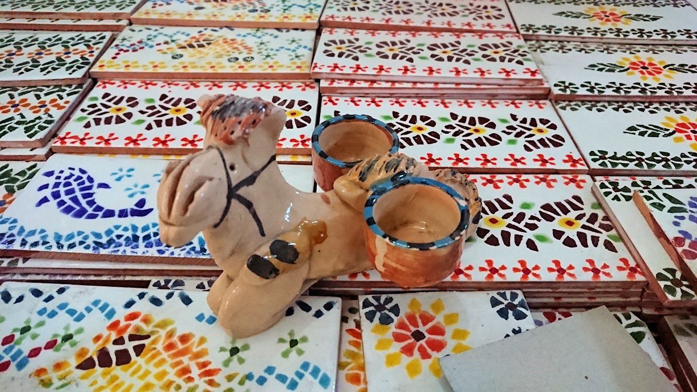 チュニジア：ナブールの街の陶器屋さんの店内の様子8